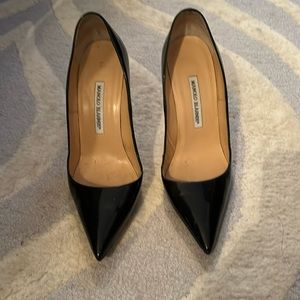 Great condition patent leather manolos - 90cm - about 3.5 inches
